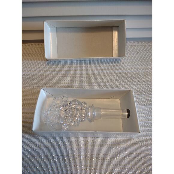 Mikasa Glass Wine Bottle Stopper Grapes Fruit Collection with box T8174/900 - Picture 7 of 9